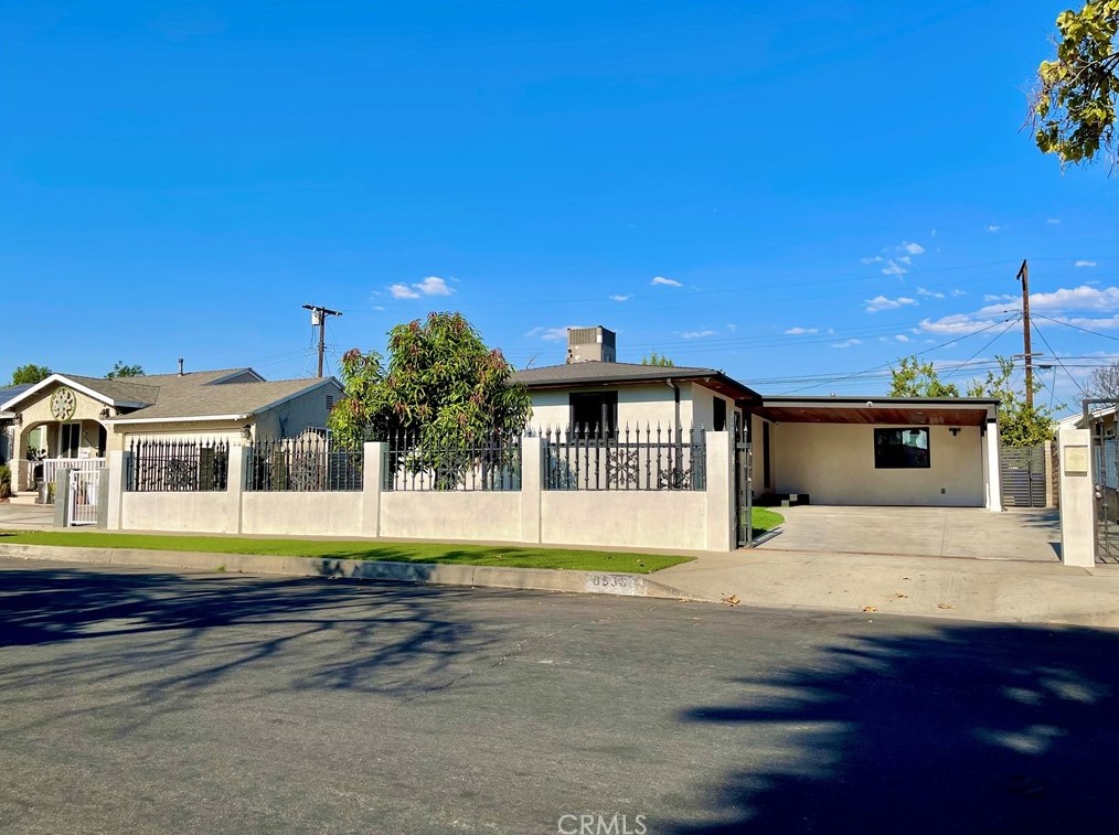 8536 Wakefield Ave, Van Nuys, CA 91402