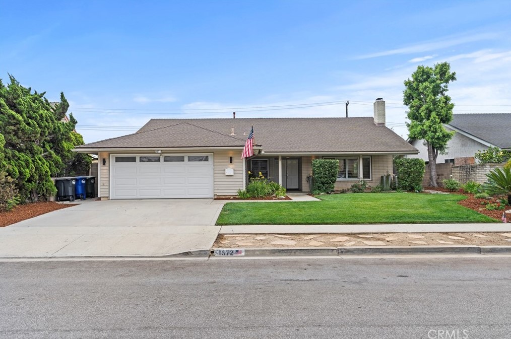 1572 Lyndhurst Ave, Camarillo, CA 93010-2047