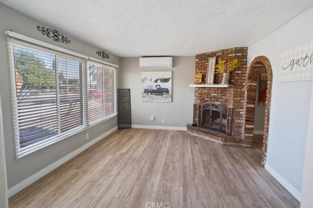 128 Taintor Rd, Palmdale, CA 93550