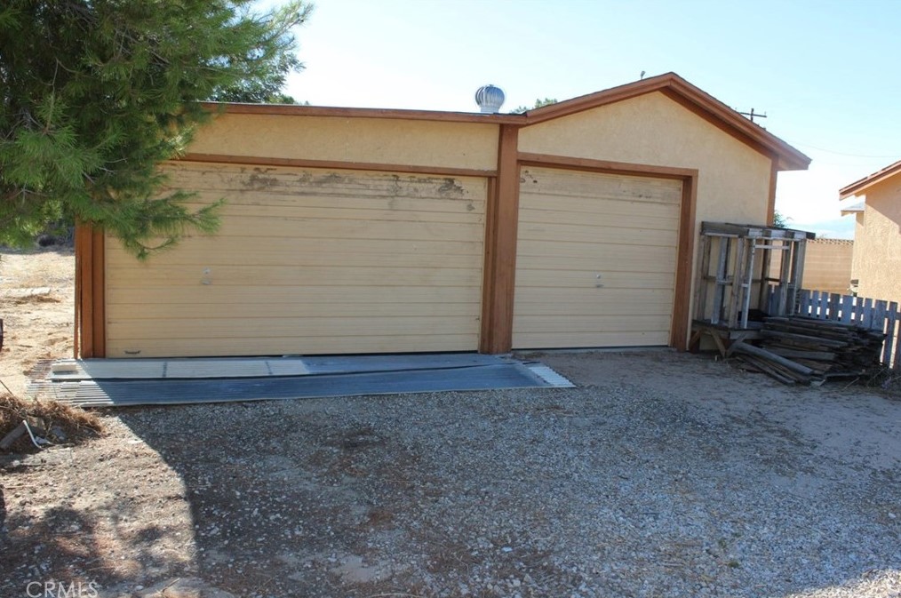 9156 Avenue, Lancaster, CA 93535-7935