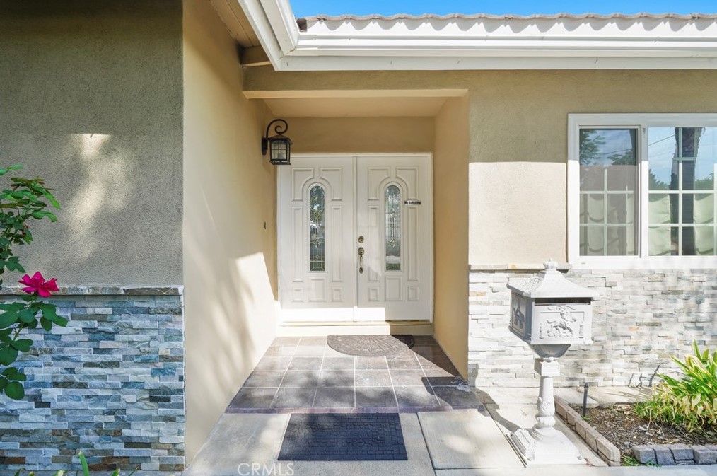 15837 Ludlow St, San Fernando, CA 91344