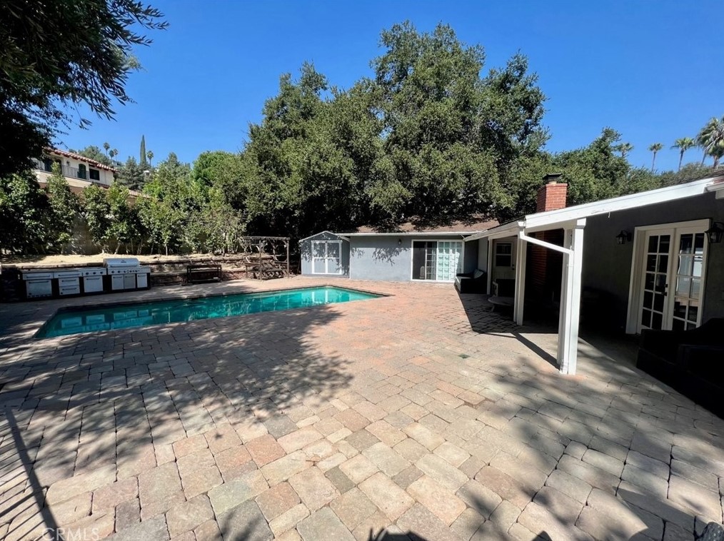 1433 Cordova Ave, Glendale CA  91206-2114 exterior