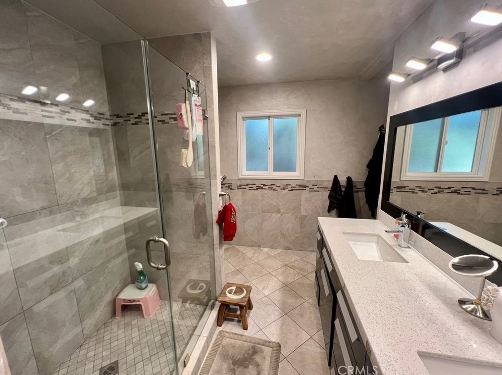 1433 Cordova Ave, Glendale CA  91206-2114 exterior