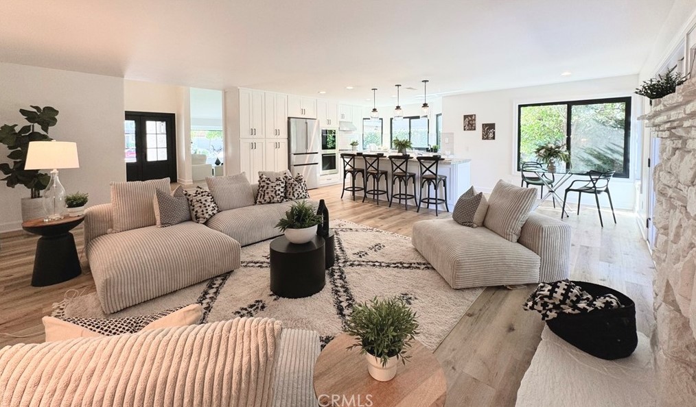 5733 Middle Crest Dr, Calabasas, CA 91301