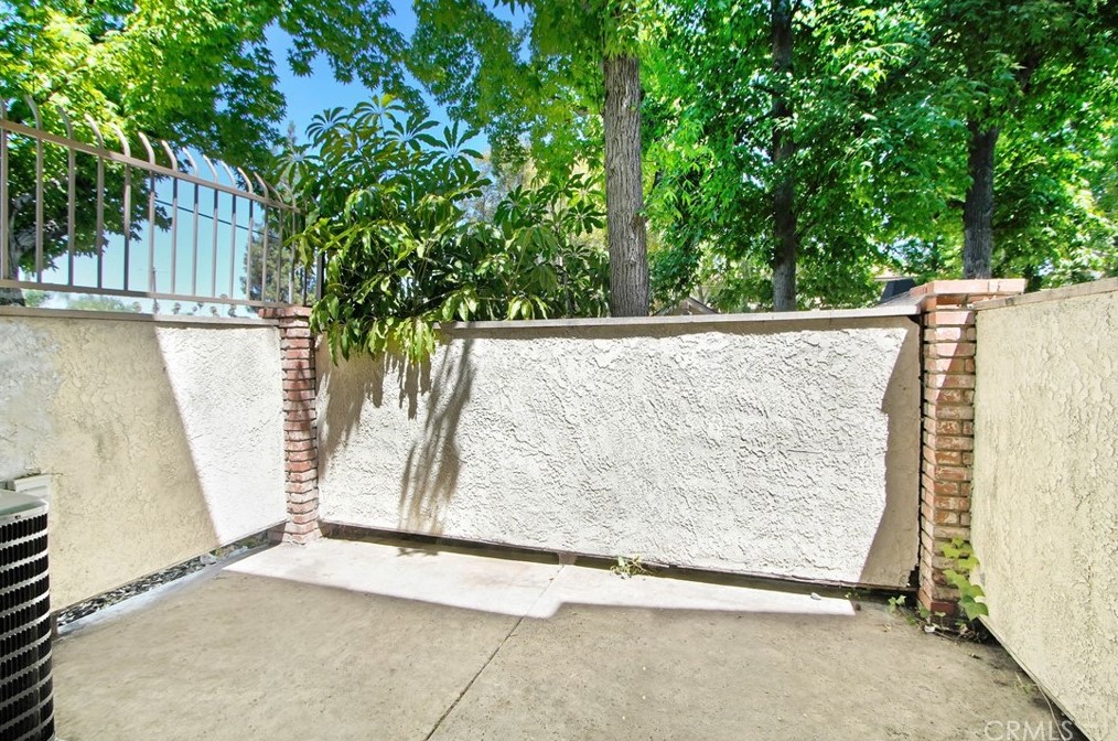 7100 Balboa #301, Van Nuys, CA 91406