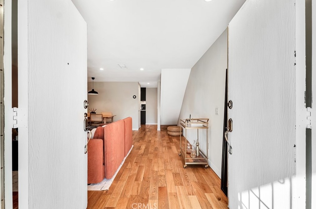 16733 Vanowen St, Van Nuys, CA 91406