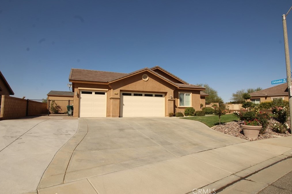 6523 Imbianco Ct, Palmdale, CA 93551