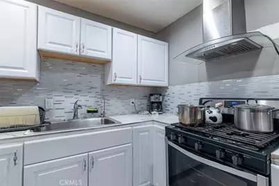 22113 Cantlay Street, Canoga Park, CA 91303 - Photo 8