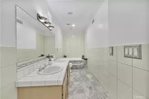 4939 Medina Dr, Woodland Hills, CA 91364 - Photo 24