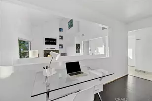 4939 Medina Dr, Woodland Hills, CA 91364 - Photo 10