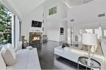 4939 Medina Drive, Woodland Hills, CA 91364 - Photo 4