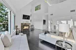 4939 Medina Dr, Woodland Hills, CA 91364 - Photo 4