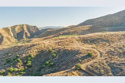 31400 San Martinez Road, Castaic, CA 91384 - Photo 16