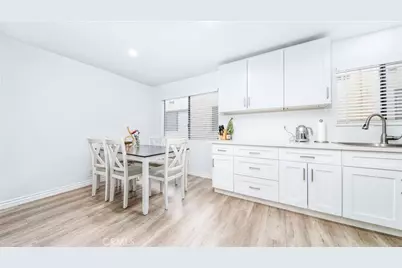 7422 Hazeltine Avenue #2, Van Nuys, CA 91405 - Photo 16