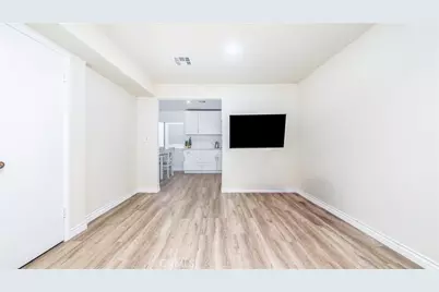 7422 Hazeltine Avenue #2, Van Nuys, CA 91405 - Photo 24