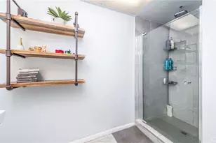 7422 Hazeltine Ave, Van Nuys, CA 91405 - Photo 20