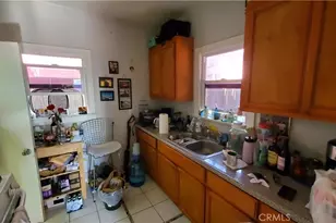 1713 S Berendo St, Los Angeles, CA 90006 - Photo 16