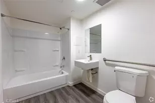 300 W 60th St, Los Angeles, CA 90003 - Photo 12