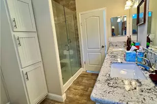 27 Essex Dr, Northridge, CA 91324 - Photo 6