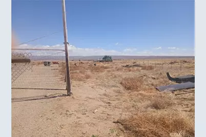 32292 Neuralia Road, Cantil, CA 93519 - Photo 8