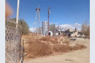 32292 Neuralia Road, Cantil, CA 93519 - Photo 2