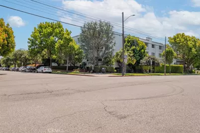 930 California Avenue #105, Santa Monica, CA 90403 - Photo 2