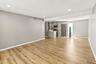 18620 Hatteras St, Tarzana, CA 91356 - Photo 14