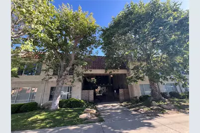 21000 Parthenia Street #19, Canoga Park, CA 91304 - Photo 1