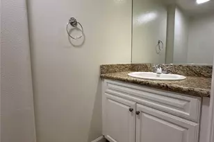 6446 Woodley Ave, Lake Balboa, CA 91406 - Photo 18