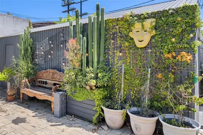 1944 Chariton Street, Los Angeles, CA 90034 - Photo 26