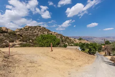 7815 Mesa Drive, Simi Valley, CA 93063 - Photo 10