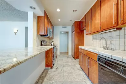 5454 Zelzah Avenue #215, Encino, CA 91316 - Photo 4