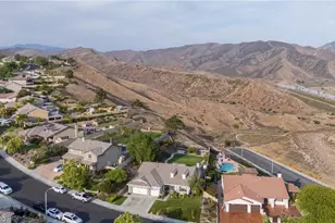 29320 Sequoia Rd, Canyon Country, CA 91387 - Photo 4