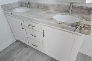 21500 Lassen, Chatsworth, CA 91311 - Photo 32