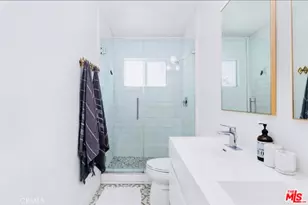 4944 Don Pio Dr, Woodland Hills, CA 91364 - Photo 16