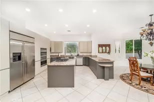 5206 Topeka Dr, Tarzana, CA 91356 - Photo 12