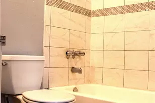 7045 Woodley Ave, Lake Balboa, CA 91406 - Photo 8