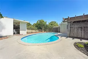 21057 Runnymede St, Canoga Park, CA 91303 - Photo 40