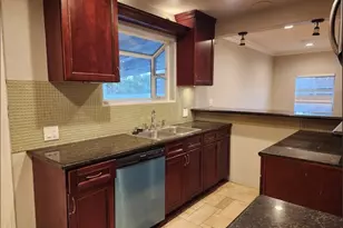 21057 Runnymede St, Canoga Park, CA 91303 - Photo 14