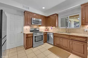 23714 Lawnside Dr, Newhall, CA 91321 - Photo 18