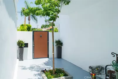 542 N Kilkea Drive, Los Angeles, CA 90048 - Photo 32