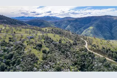 26300 Hazelwood Court, Tehachapi, CA 93561 - Photo 8