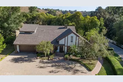 5250 Scott Robertson Road, Hidden Hills, CA 91302 - Photo 2