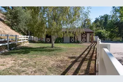 5250 Scott Robertson Road, Hidden Hills, CA 91302 - Photo 38