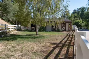 5250 Scott Robertson Rd, Hidden Hills, CA 91302 - Photo 38