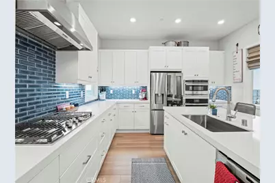 27717 Knoll View Place, Valencia, CA 91381 - Photo 4