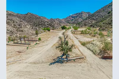 29701 Jackson Street, Castaic, CA 91384 - Photo 10