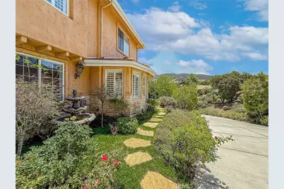 2775 Edgeview Court, Newbury Park, CA 91320 - Photo 16