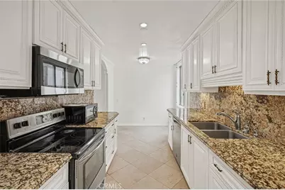 5301 Balboa Boulevard #D9, Encino, CA 91316 - Photo 8