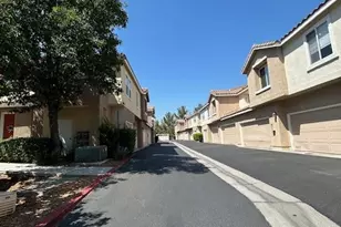 18002 Flynn Dr, Canyon Country, CA 91387 - Photo 6